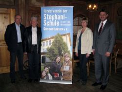Bild: Förderverein der Stephani-Grund- und Mittelschule, Jürgen Merk, Horst Koller, Elisabeth Dürsch, Karl-Heinz Fitz